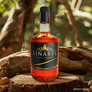 LICOR DE TAMARINDO NATURAL EN TRONCO DE ARBOL